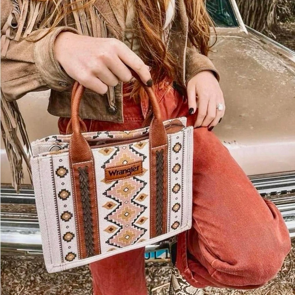 NEW WHITE WRANGLER PURSE